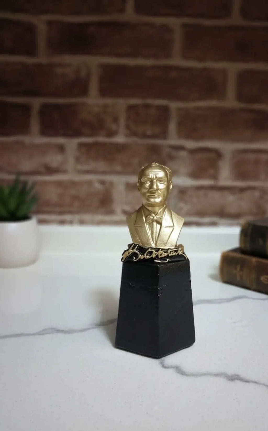 Mustafa Kemal Atatürk Bust Sculpture, 15cm Desk Decor, Founder of the Republic of Turkey, Signed Figurine Statue