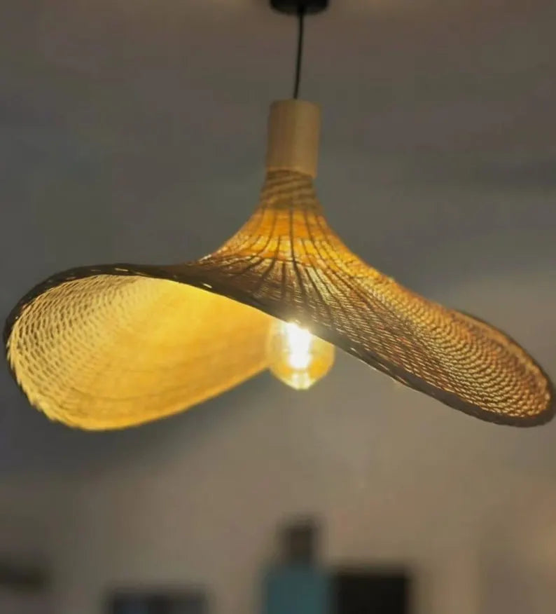 Rattan Bamboo Lamp: A Handcrafted Pendant Reflecting the Sun's Warmth
