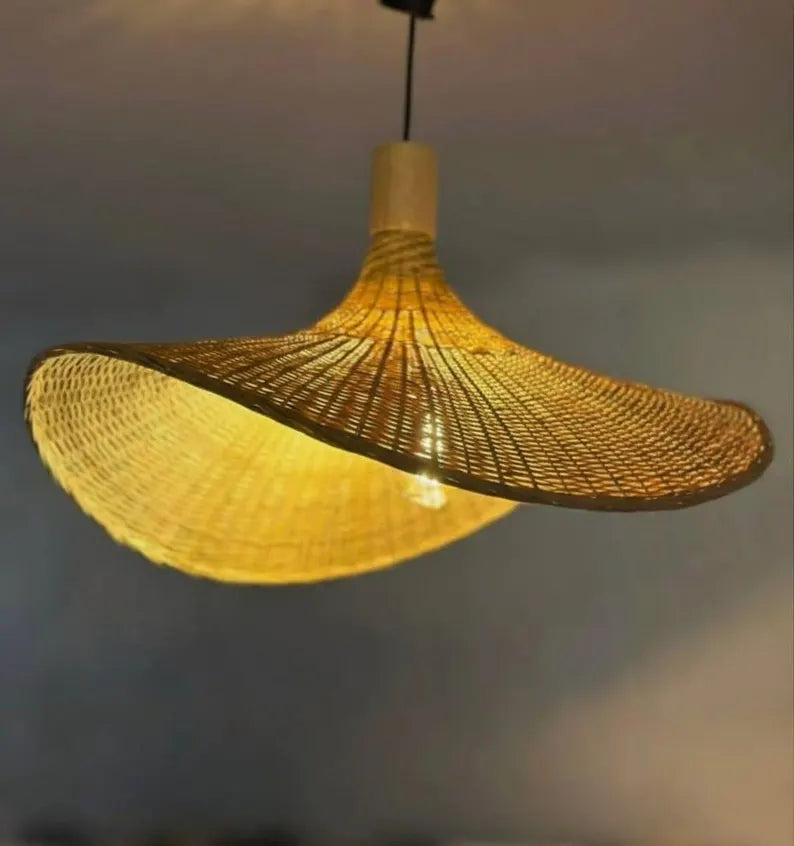 Rattan Bamboo Lamp: A Handcrafted Pendant Reflecting the Sun's Warmth