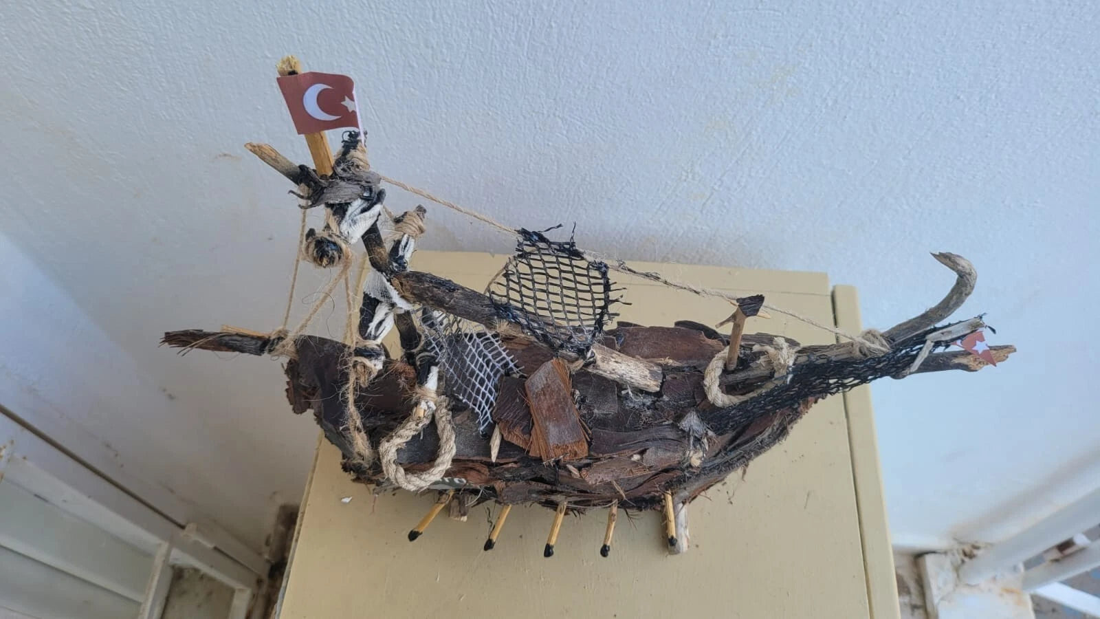 The  Bastarda Vintage Driftwood Sailing Ship Handmade Wooden Model Boat Homeartparis production