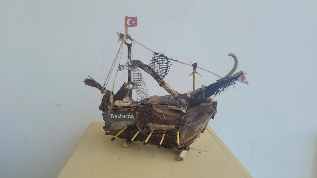 The  Bastarda Vintage Driftwood Sailing Ship Handmade Wooden Model Boat Homeartparis production