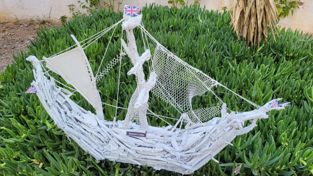 The Vintage Large Wood Pirate Ship Heaven's Ship Driftwood Collection White Model Boat Homeartparis production