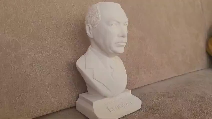 Recep Tayyip Erdoğan Bust, World Leaders Series Statue, Collectible Marble Dust Figurine, Office Desk Decor, Executive Gift