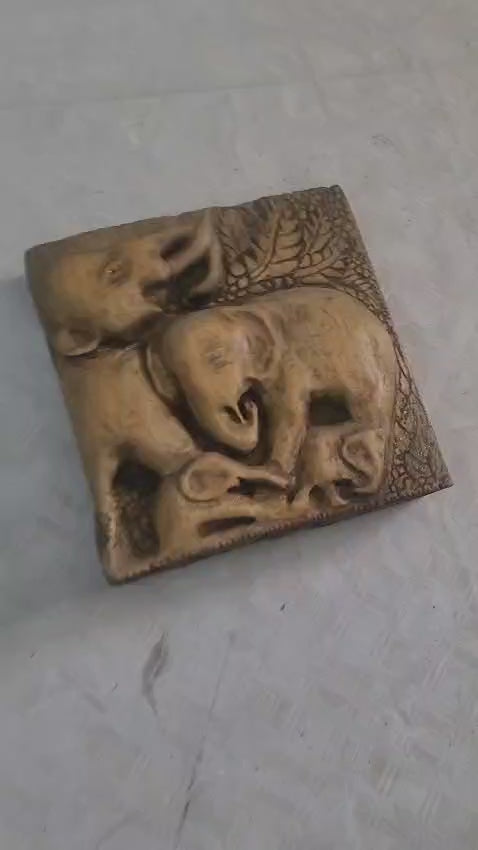 Serengeti Wind: Hand-Carved Wooden Elephant Family - Homeartparis production