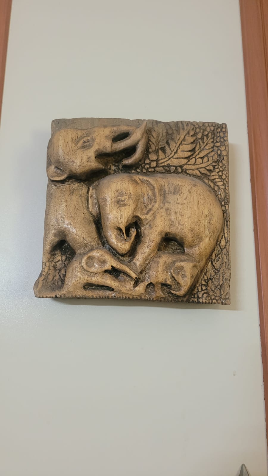 Serengeti Wind: Hand-Carved Wooden Elephant Family - Homeartparis production