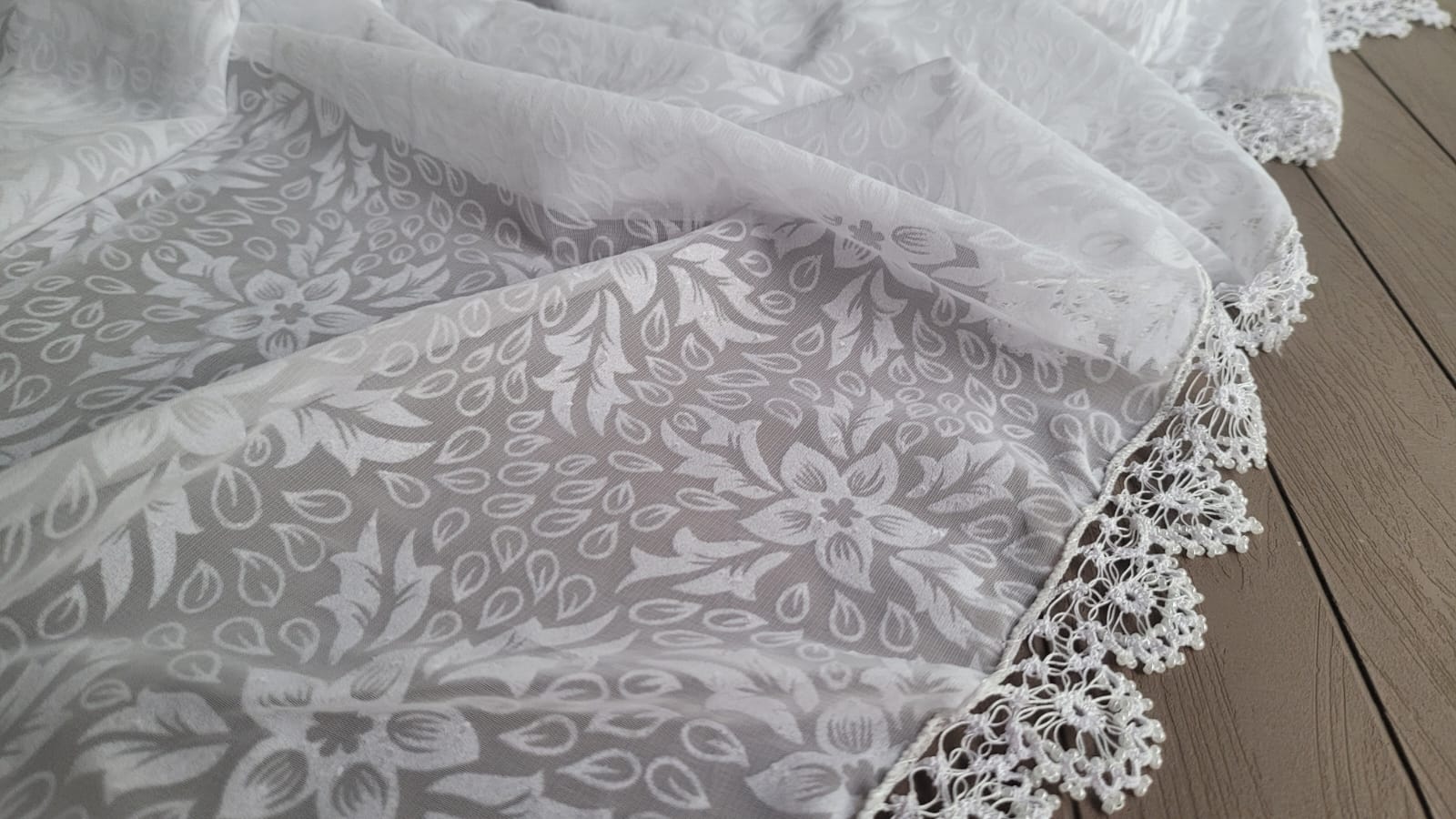 Traditional Handmade Lace Headscarf / Vintage Root Dyed Kerchief - Homeartparis production