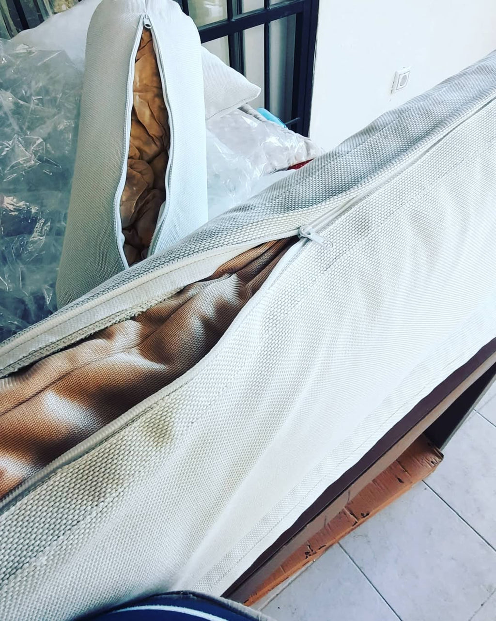 Handcrafted Spruce Wood Hanging Daybed with Backrest - Complete All-Inclusive Set - Homeartparis production