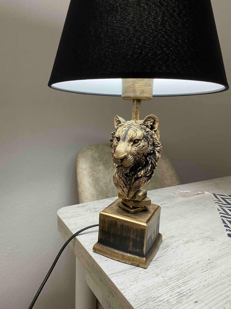 Luxury Lion Sculpture Lamp: Artistic & Modern Table Lamp - Homeartparis production
Important Note: Free Worldwide Shipping & Universal Electrical Compatibility!