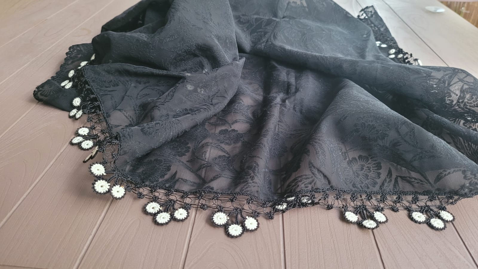 Artisanal Anatolian Heritage: Root Dyed Headscarf with Heavy Lace Embroidery - Homeartparis production