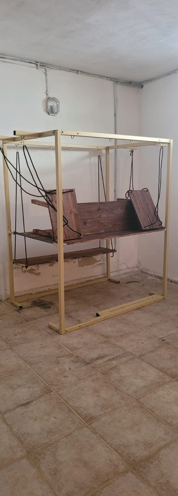 The swing table by home art paris