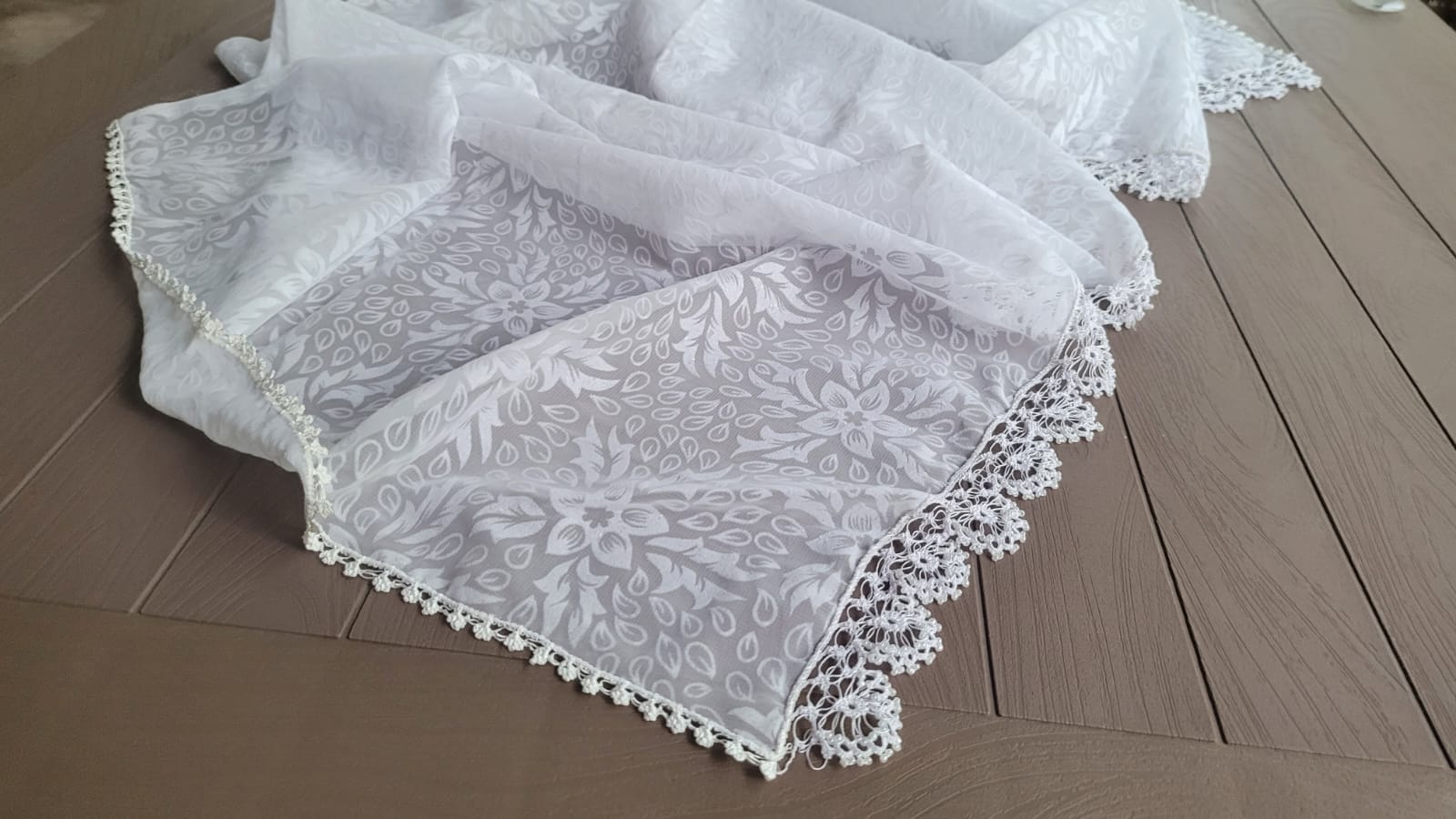 Traditional Handmade Lace Headscarf / Vintage Root Dyed Kerchief - Homeartparis production