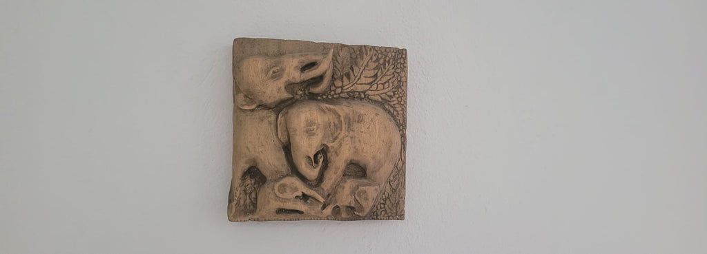 Serengeti Wind: Hand-Carved Wooden Elephant Family - Homeartparis production