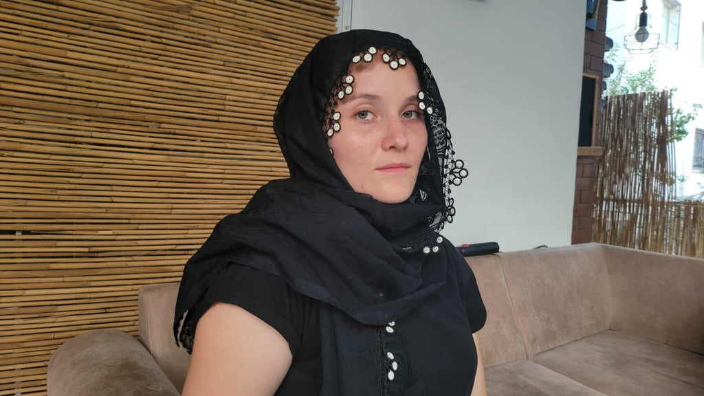Artisanal Anatolian Heritage: Root Dyed Headscarf with Heavy Lace Embroidery - Homeartparis production