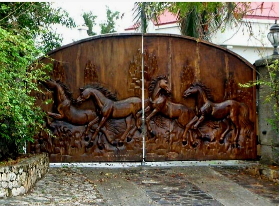 Masterpiece Hand-Carved Solid Chestnut Grand Entrance Gate - 4.5 Meters Wide Luxury Exterior Door - Homeartparis production