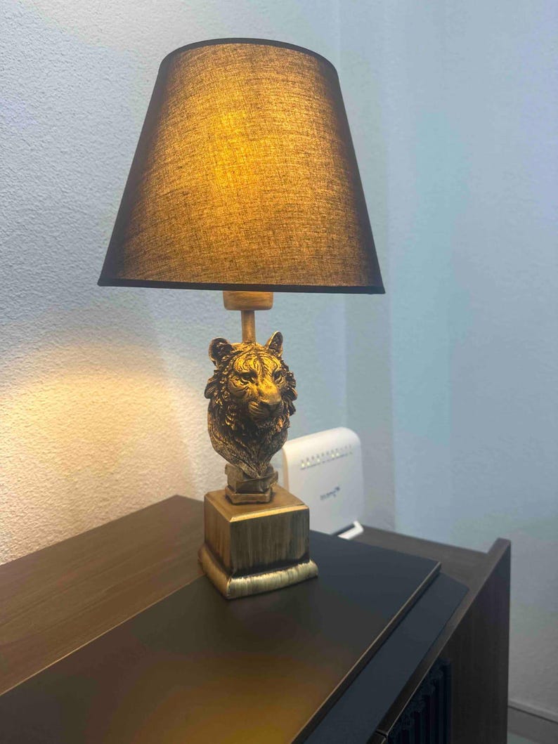 Luxury Lion Sculpture Lamp: Artistic & Modern Table Lamp - Homeartparis production
Important Note: Free Worldwide Shipping & Universal Electrical Compatibility!