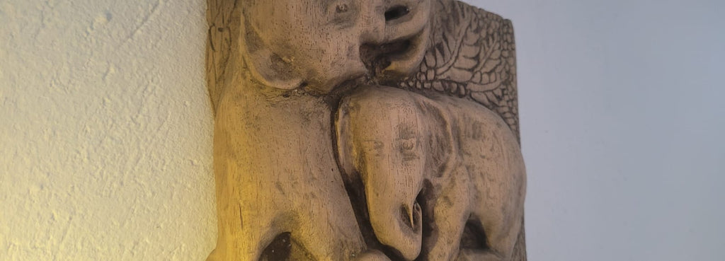 Serengeti Wind: Hand-Carved Wooden Elephant Family - Homeartparis production