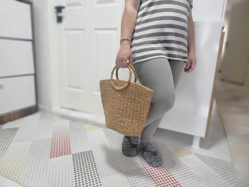 The Homeartparis Oversized Straw Tote Bag - Handmade Raffia Beach Bag by Seval Özsoy - Large Summer Vacation Bag with Bamboo-Look Handles - Chic Bohemian Gifts