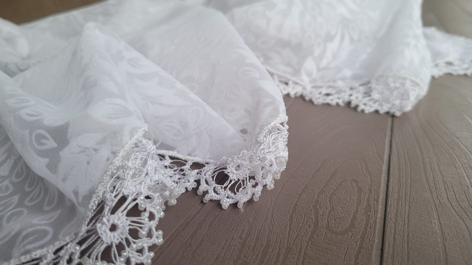 Traditional Handmade Lace Headscarf / Vintage Root Dyed Kerchief - Homeartparis production