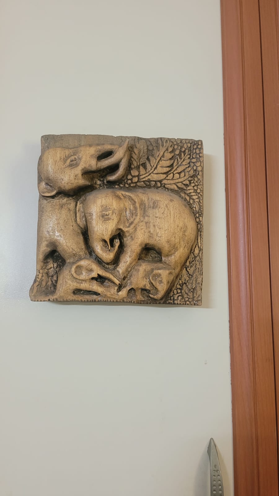 Serengeti Wind: Hand-Carved Wooden Elephant Family - Homeartparis production