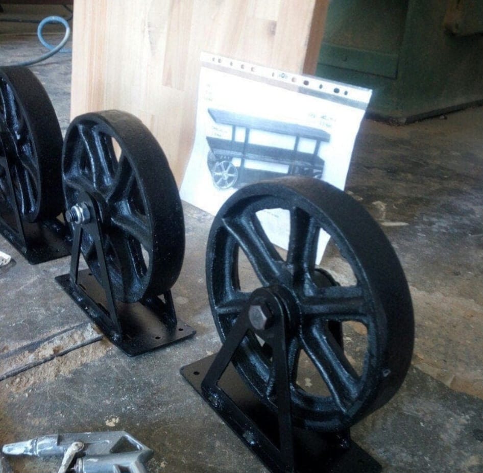 Industrial Rustic Wood TV Stand and Console with Cast Iron Wheels Homeartparis production