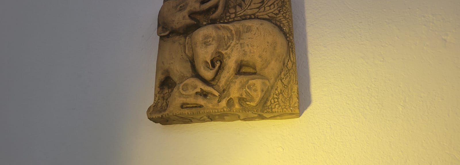 Serengeti Wind: Hand-Carved Wooden Elephant Family - Homeartparis production