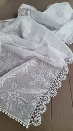 Traditional Handmade Lace Headscarf / Vintage Root Dyed Kerchief - Homeartparis production