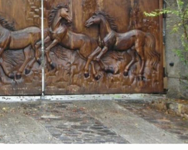 Masterpiece Hand-Carved Solid Chestnut Grand Entrance Gate - 4.5 Meters Wide Luxury Exterior Door - Homeartparis production