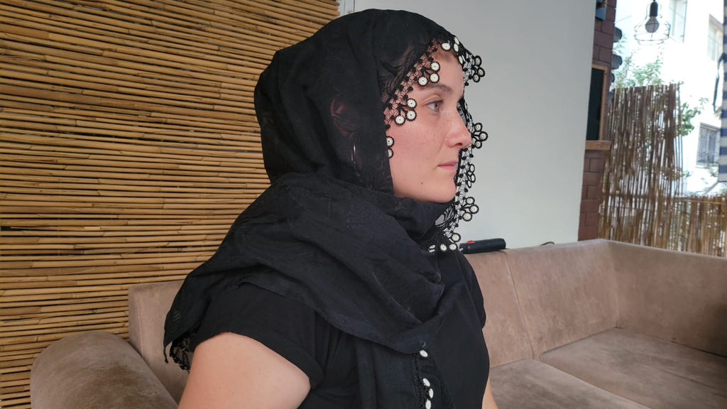 Artisanal Anatolian Heritage: Root Dyed Headscarf with Heavy Lace Embroidery - Homeartparis production