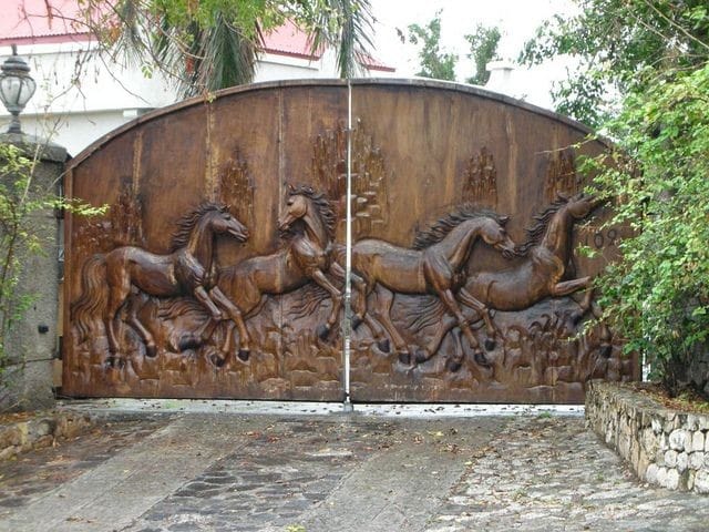 Masterpiece Hand-Carved Solid Chestnut Grand Entrance Gate - 4.5 Meters Wide Luxury Exterior Door - Homeartparis production