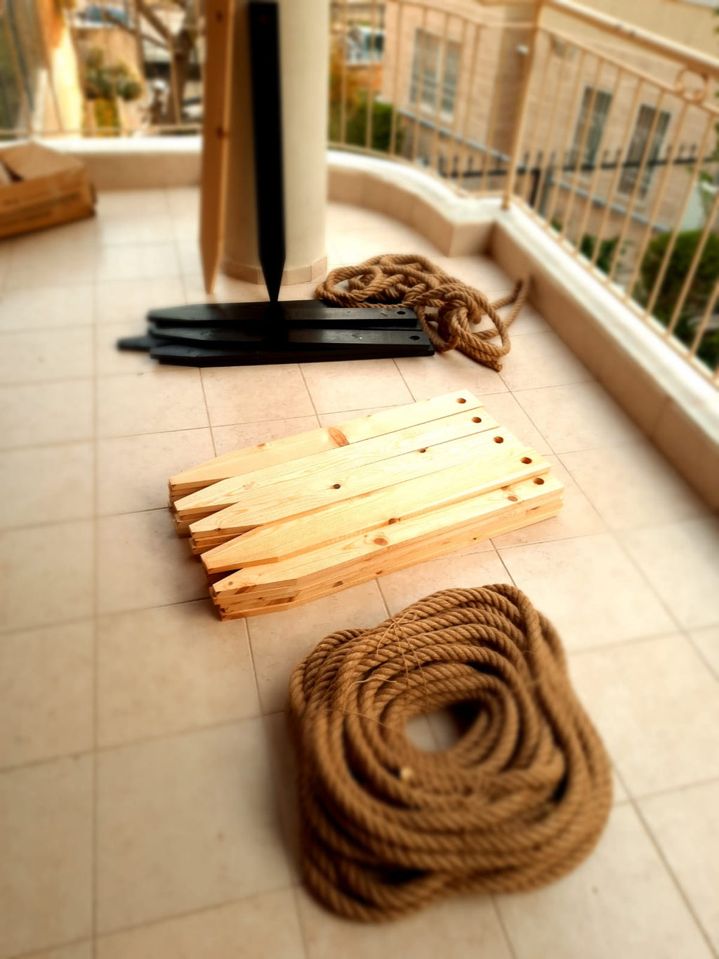 Rustic Wood and Rope Garden Fence, Nautical Themed Patio Railing, Jute Rope Pathway Border/ by home art paris