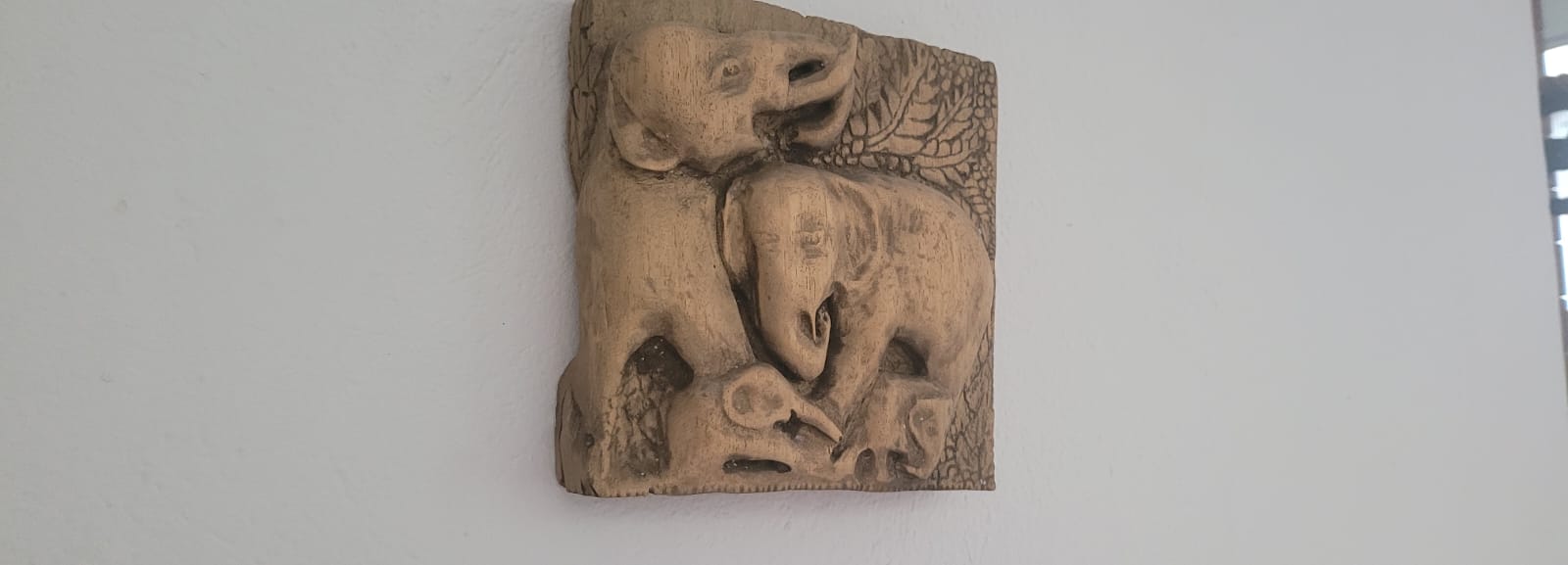 Serengeti Wind: Hand-Carved Wooden Elephant Family - Homeartparis production