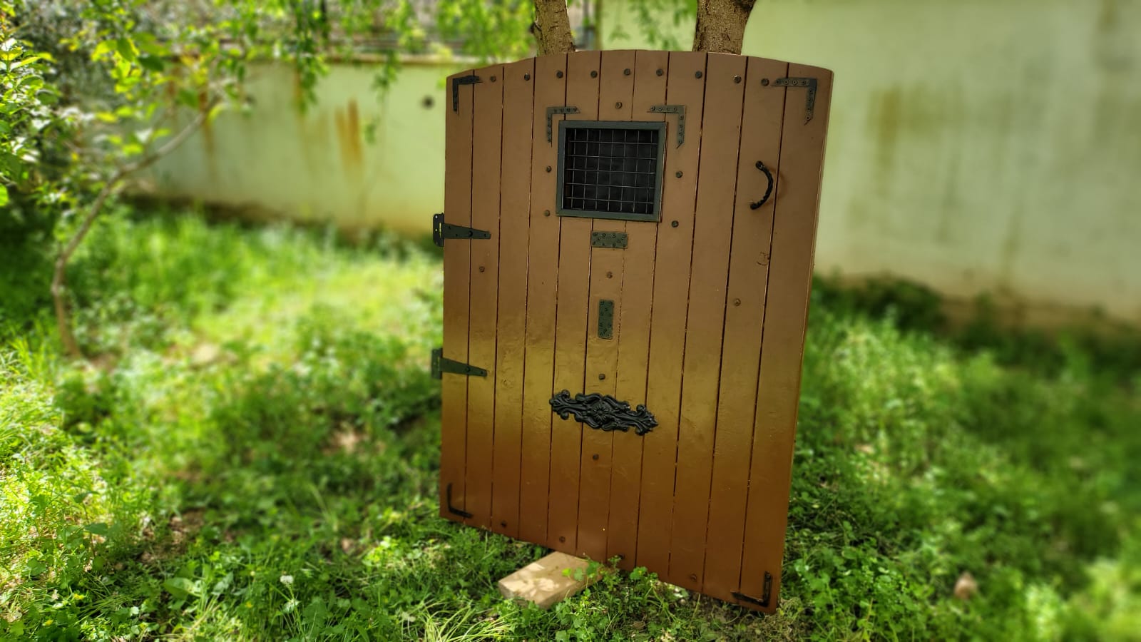 Rustic Wooden Garden Gate, Handmade Vintage Decorative Fence Door with Mesh Window Homeartparis production