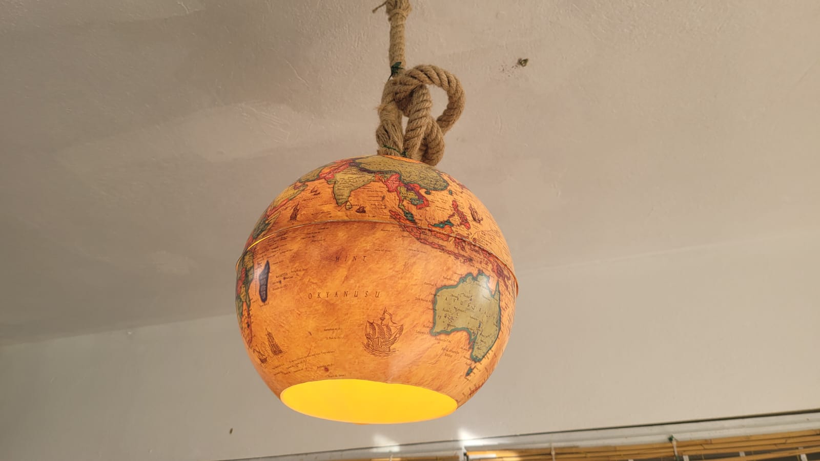 Vintage World Map Pendant Light - Handcrafted Nautical Hanging Globe Lamp with Adjustable Rope