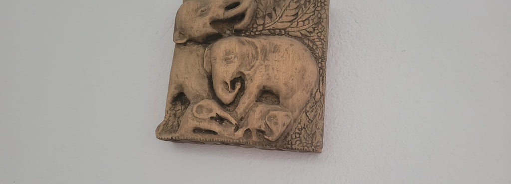 Serengeti Wind: Hand-Carved Wooden Elephant Family - Homeartparis production