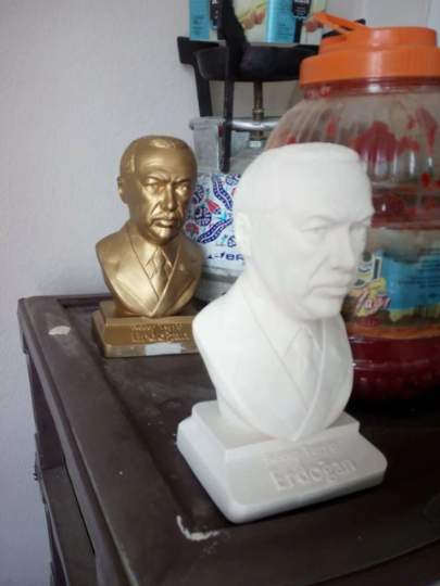 Recep Tayyip Erdoğan Bust, World Leaders Series Statue, Collectible Marble Dust Figurine, Office Desk Decor, Executive Gift